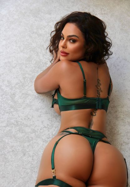 Hola soy Maya, sofisticada y sensual modelo Party Girl.  Siempre estoy tan cachonda y puedo cumplir tus fetiches!  ?  Proporciono una experiencia de novia muy pervertida y traviesa y siempre te encontraré en la puerta fragante y vestida para impresionar!  Mis masajes eróticos te dejarán boquiabierto. Te mostraré el mejor oral que hayas tenido! Te mostraré el mejor momento que hayas tenido. Querrás seguir viniendo y nunca olvidarás nuestro tiempo caliente juntos! 
